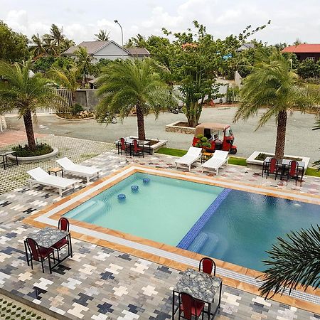 Two Moons Resort Kampot Bagian luar foto