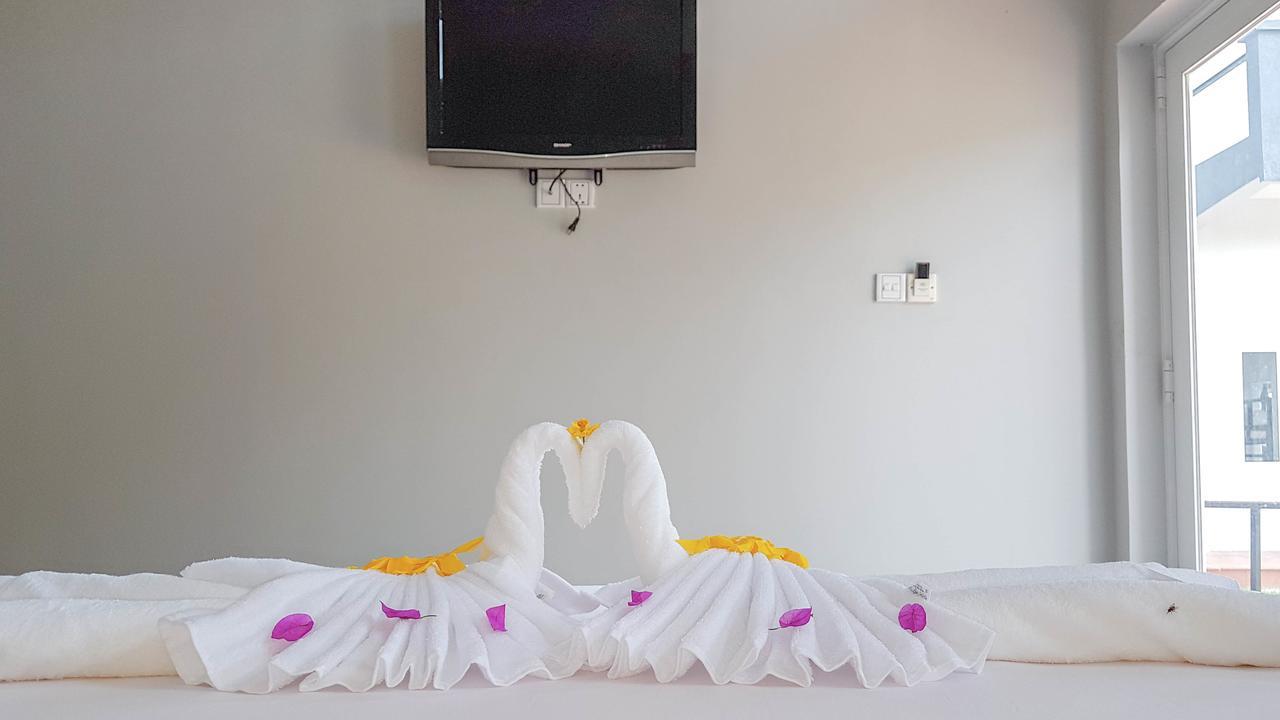 Two Moons Resort Kampot Bagian luar foto