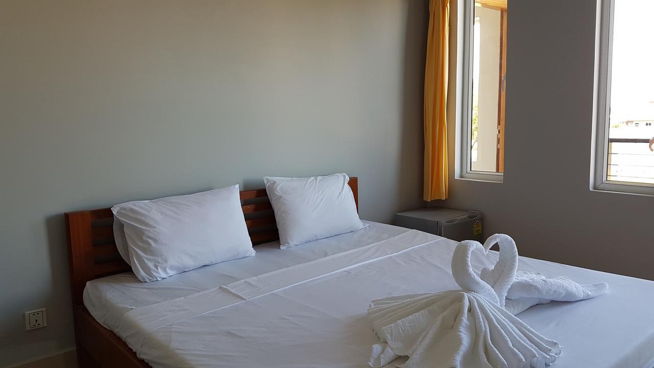 Two Moons Resort Kampot Bagian luar foto